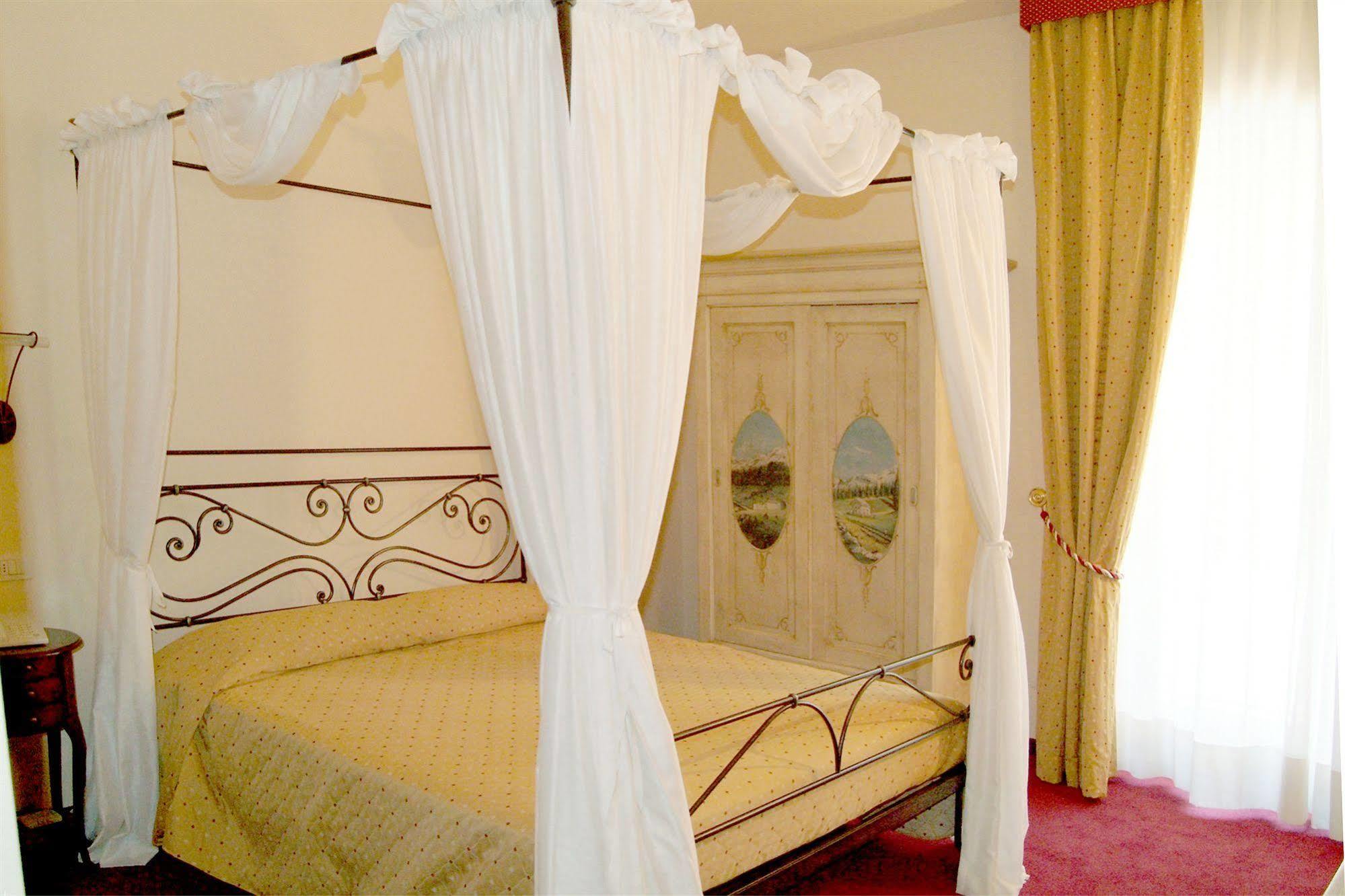 Albergo Olivo Belluno Veronese Exterior foto